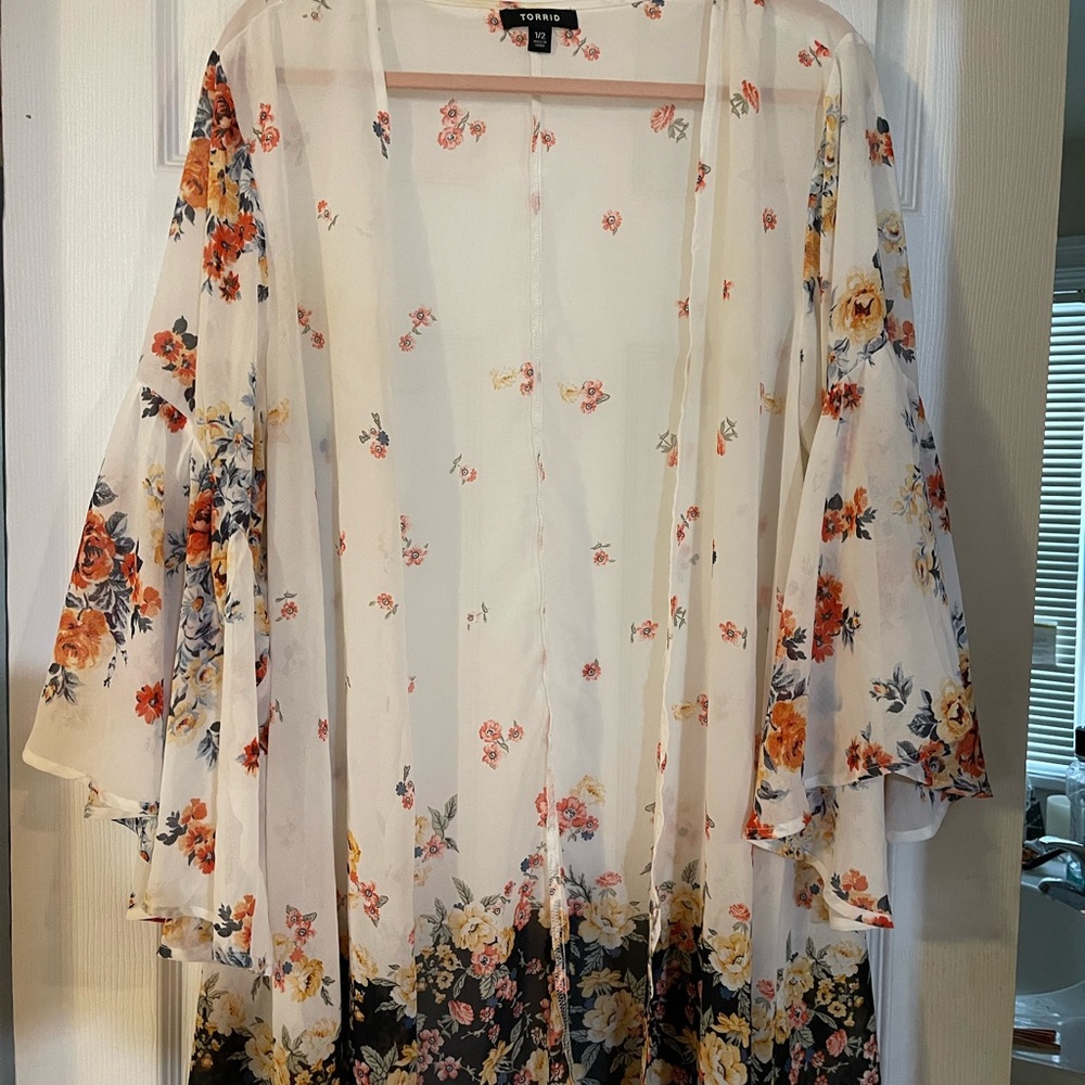 Torrid RARE kimono size 1/2 Helloooooo Summer!